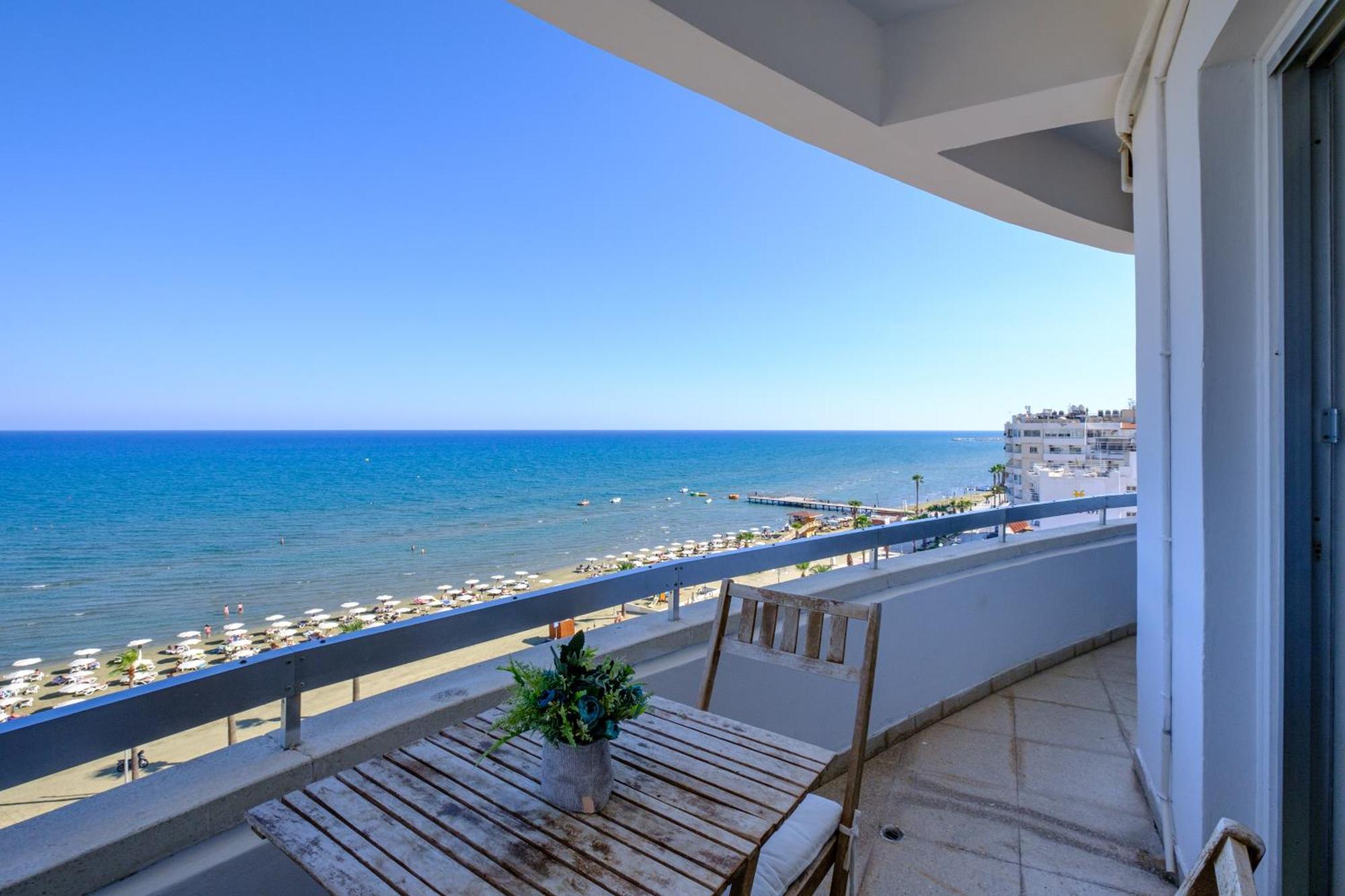 Lazuli Sea View Beachfront- Ap 61 Ларнака Экстерьер фото
