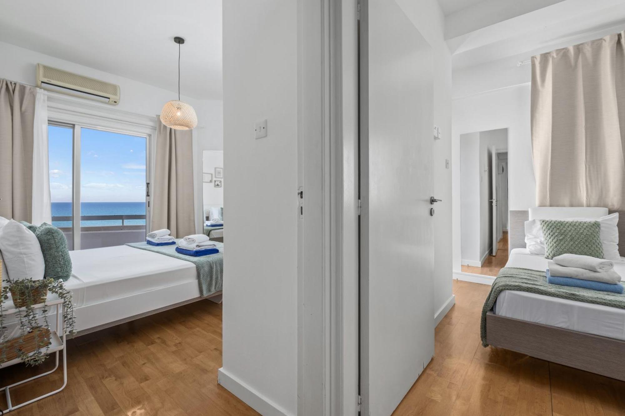 Lazuli Sea View Beachfront- Ap 61 Ларнака Экстерьер фото